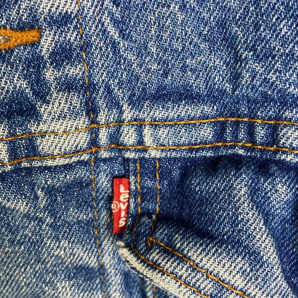 Vintage Levi’s denim trucker jean jacket lined Sz 38 small Good condition
